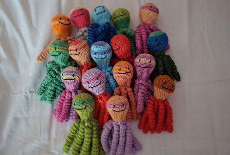 Polipvilág csoport - közös horgolással a babák és gyerekek gyógyulásáért